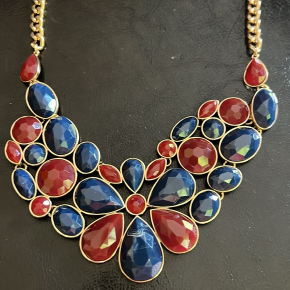 Costume Jewelry Statement Necklace and Earring Set - Picture 3 of 10